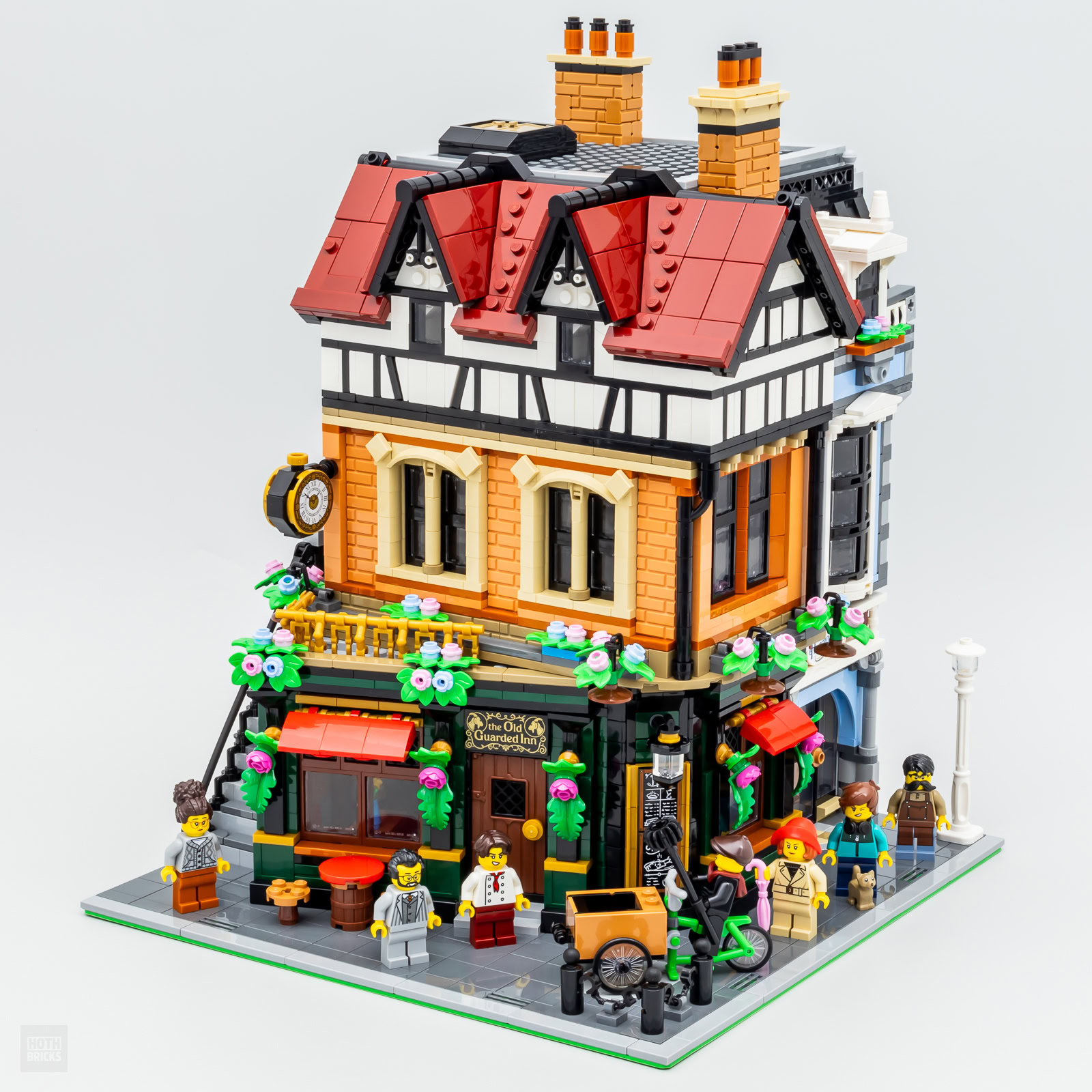 lego-icons-modular-10350-tudor